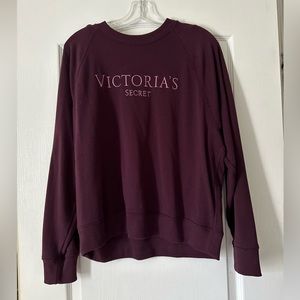It’s a Victoria Secret maroon sweater, has a cotton feel and very lightweight!!